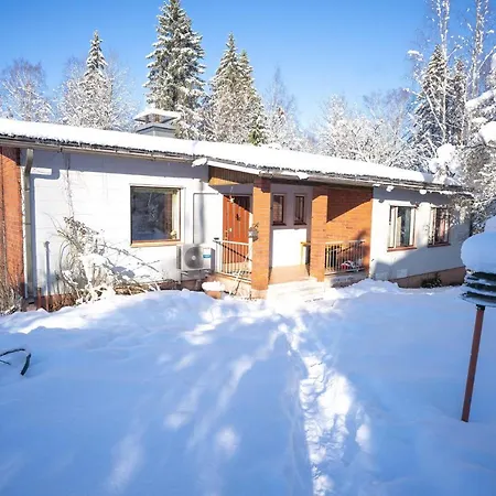 A Cozy House Close To Nature *