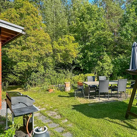 A Cozy House Close To Nature *